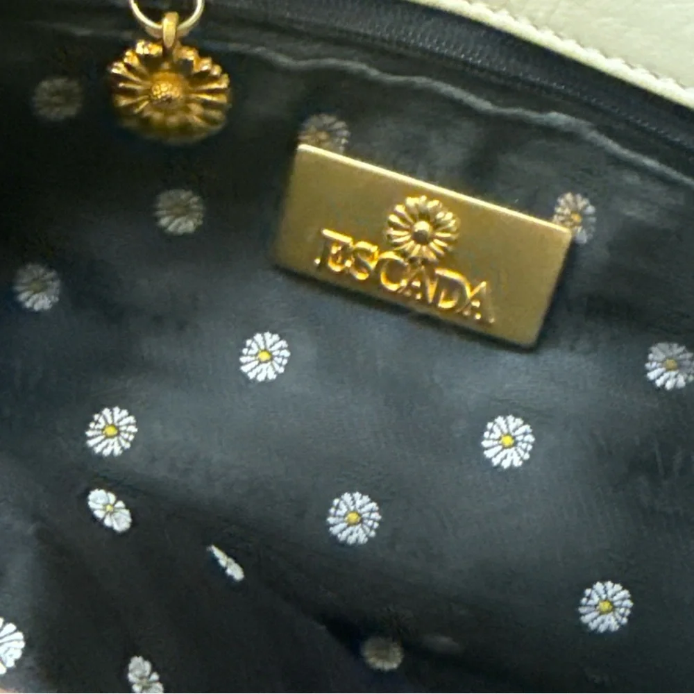 Escada Cream Leather Bag with Gold Chain flower detail - Picture 9 of 15